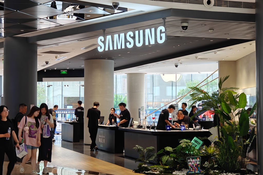 Samsung переходит на шестидневную рабочую неделю